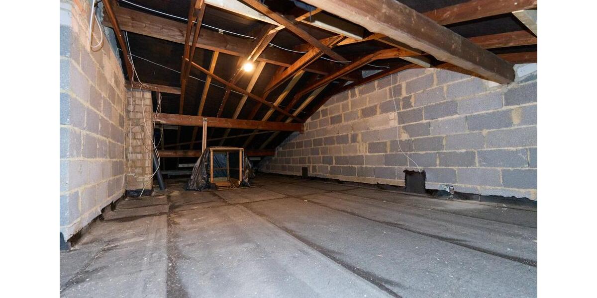 Bezugsfreie Wohnung mit Balkon & zusätzlichem Speicher in Brand 1 zimmer