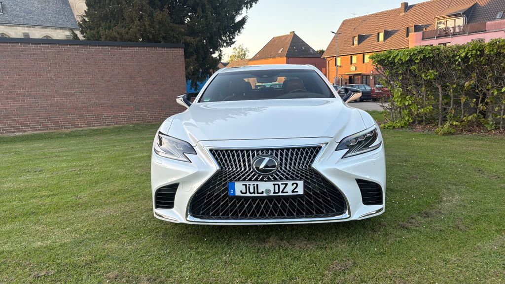Lexus LS 500 78.359 km 43.900 &euro; Jülich 52428