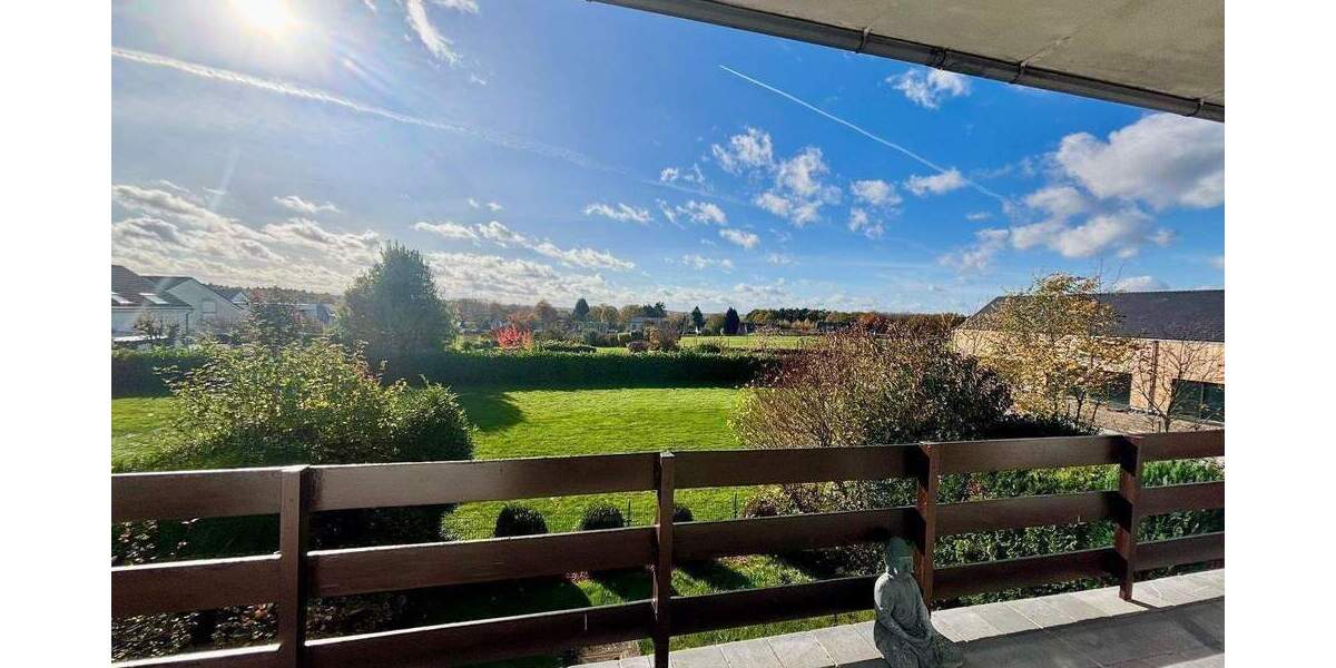 Modernisierte Eigentumswohnung - Küche, Loggia, Keller und Einzelgarage - Südausrichtung mit Weitblick ins Grüne - Lichtenbusch (belgische Seite) 3 zimmer