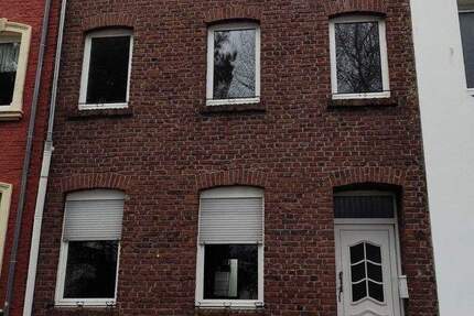 Sanierungsbedürftiges Einfamilienhaus in naturnaher Lage in Herzogenrath 6 zimmer