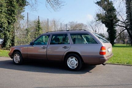 Mercedes E 200