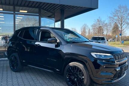 Jeep Compass 31.894 km 26.990 &euro; Jülich 52428