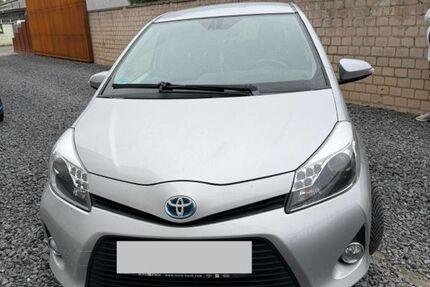 Toyota Yaris 75.506 km 10.700 € Düren 52351