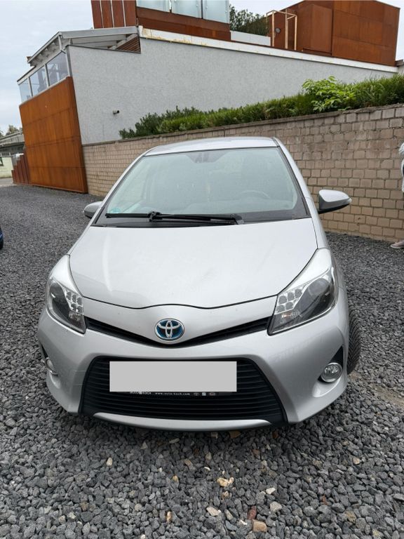 Toyota Yaris 75.506 km 10.700 € Düren 52351