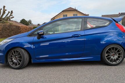Ford Fiesta 93.500 km 11.900 &euro; Düren 52353
