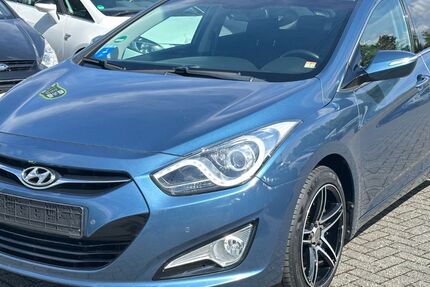 Hyundai i40 153.000 km 7.600 € Aachen 52070
