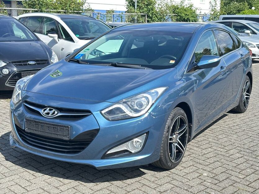 Hyundai i40 153.000 km 7.600 € Aachen 52070