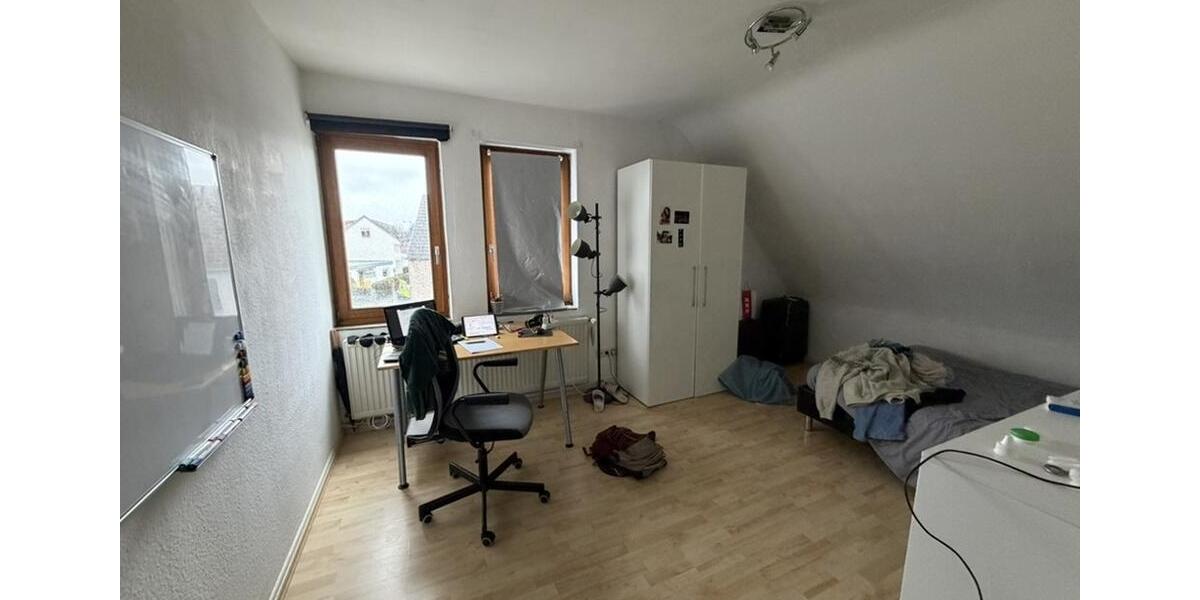 Etagenwohnung Aachen Aachen-Mitte - 4 Zimmer, 5 m&sup2;, 900&euro; | Angebot:25807121