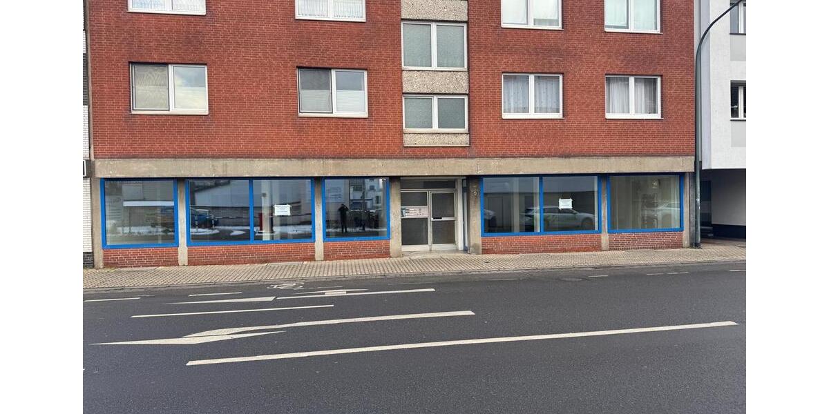 Attraktive Ladenfläche mit großer Schaufensterfront zimmer