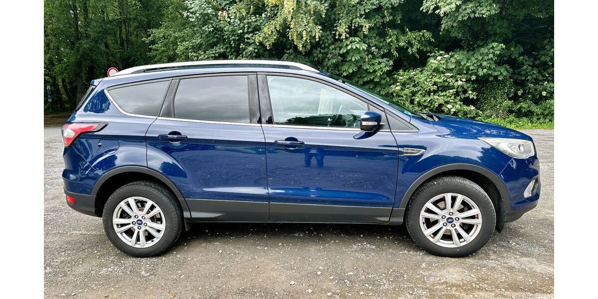 Ford Kuga 63.000 km 10.700 &euro; Kreuzau 52372