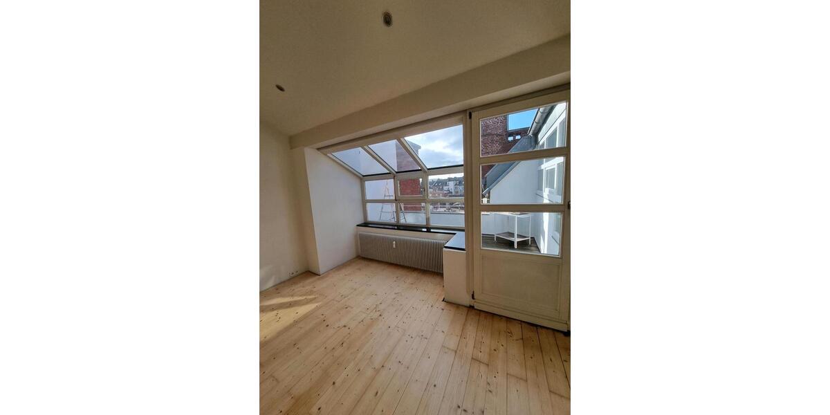 Dachgeschoßwohnung Aachen Aachen-Mitte - 3 Zimmer, 110 m&sup2;, 299.000&euro; | Angebot:25713588