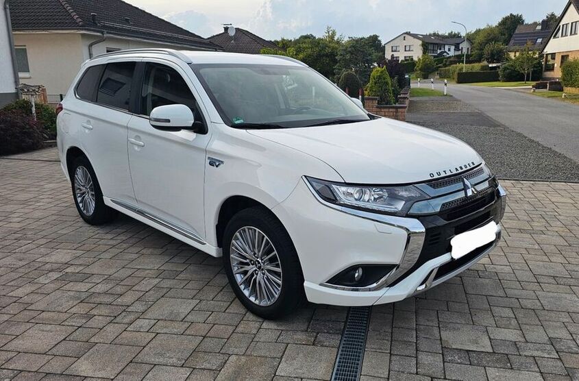 Plug-in Hybrid Outlander