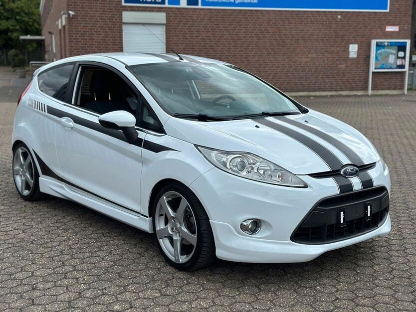 Ford Fiesta 105.601 km 5.450 € Düren 52349