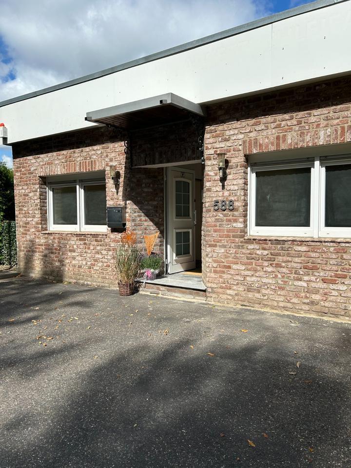 moderner Bungalow mit sonnigem Grundstück