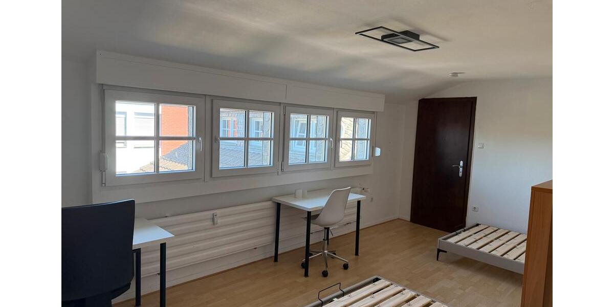 Einfamilienhaus Jülich - 10 Zimmer, 280 m&sup2;, 999&euro; | Angebot:25456904