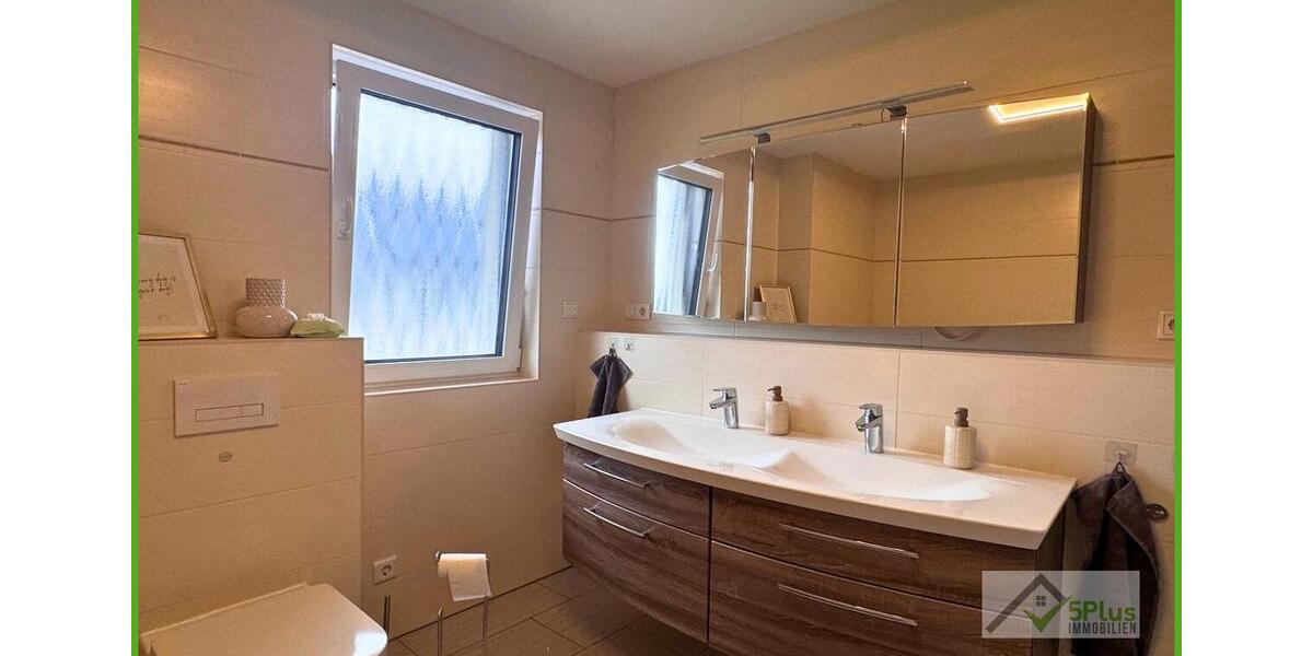 Doppelhaushälfte Alsdorf - 6 Zimmer, 172 m&sup2;, 1.650&euro; | Angebot:25713231