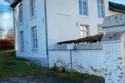 Eigentumswohnung auf historischer Anlage zu verkaufen 1 zimmer