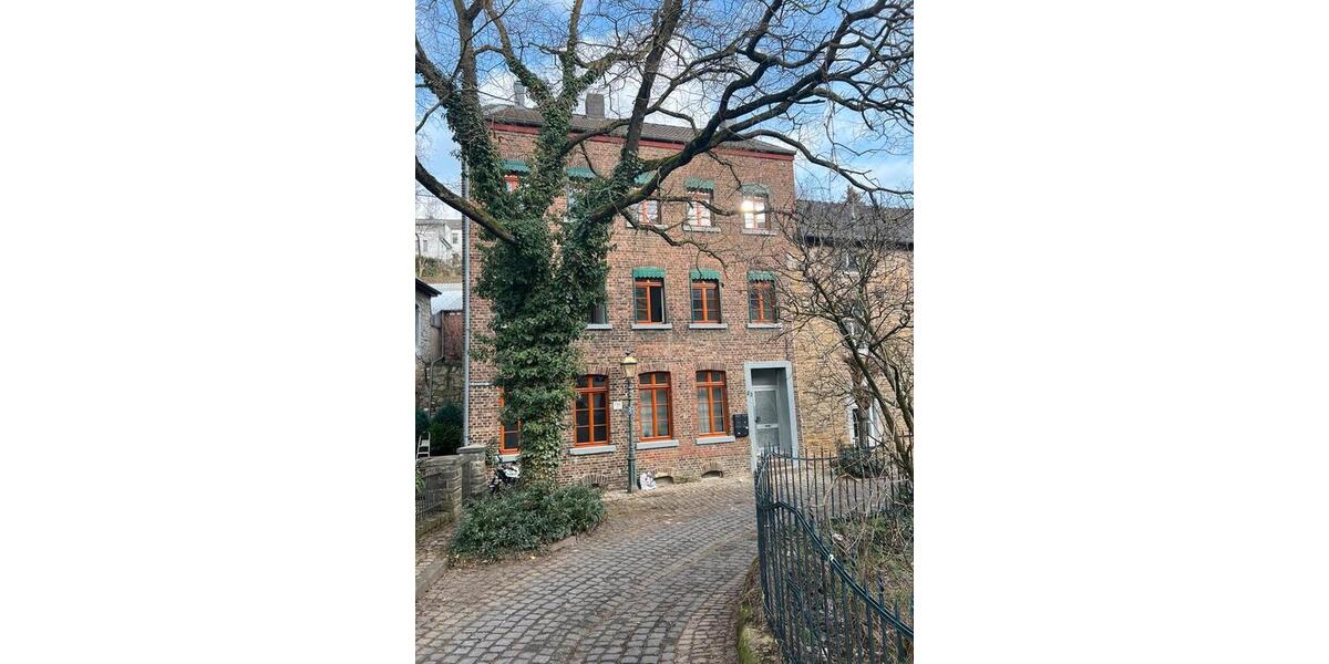 3-Familienhaus mit Garten – komplett renoviert & möbliert (2022) 7 zimmer