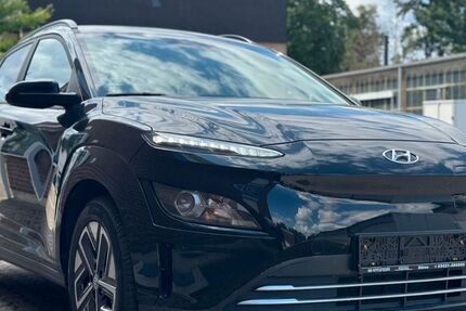 Hyundai KONA 38.600 km 15.950 € Düren 52349