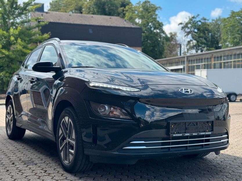 Hyundai KONA 38.600 km 15.950 € Düren 52349