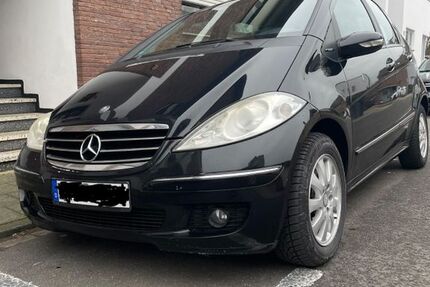 Mercedes-Benz A 180 265.000 km 2.500 &euro; Düren 52353