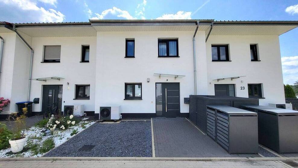Modernes Einfamilienhaus - neuwertig und energieeffizient