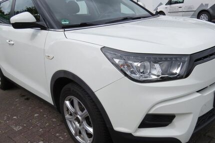 SsangYong Tivoli 115.523 km 6.490 &euro; Übach-Palenberg 52531