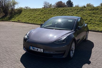 Tesla Model 3 12.000 km 28.900 &euro; Würselen 52146