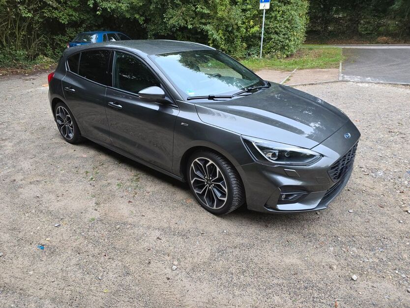 Ford Focus 95.000 km 17.500 € Übach palenberg 52531