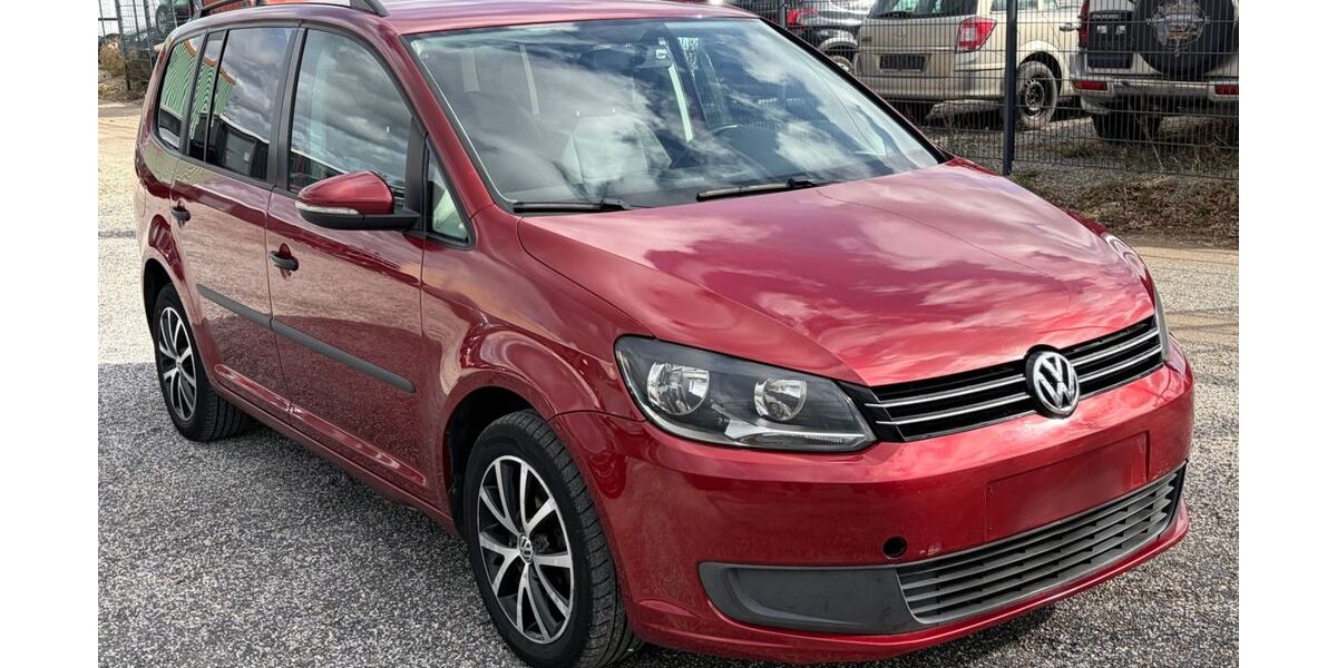 VW Touran 274.000 km 3.980 &euro; Düren 52351