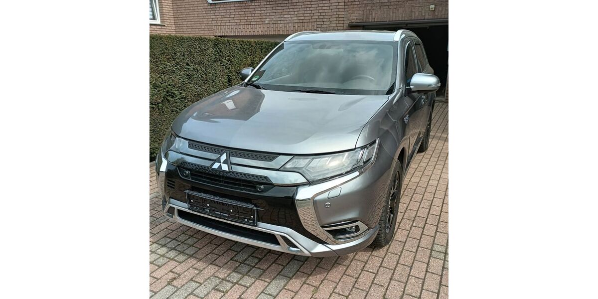 Mitsubishi Outlander 64.000 km 18.680 &euro; Niederzier 52382