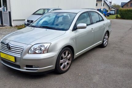 Toyota Avensis 201.000 km 2.990 € Eschweiler 52249