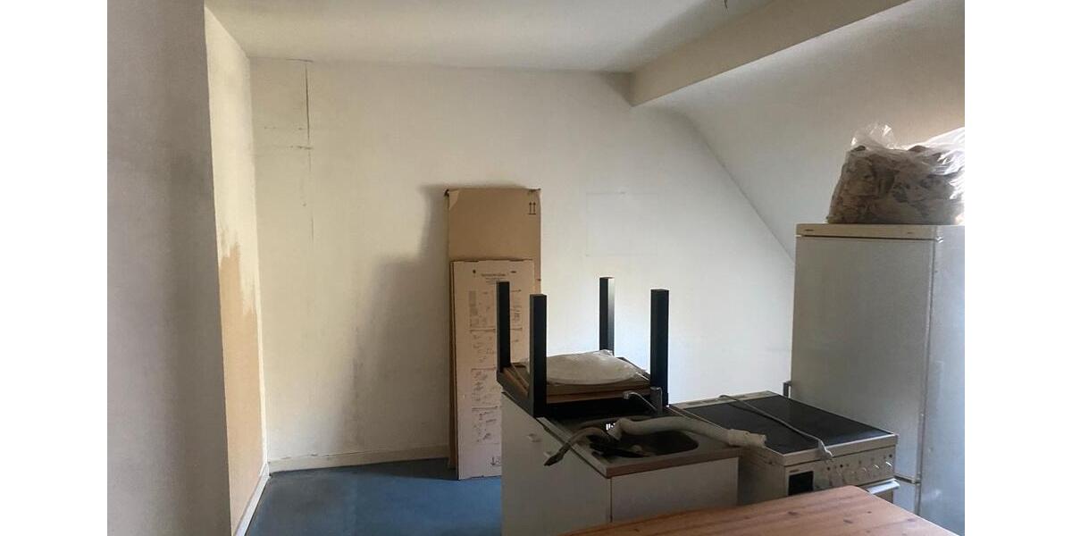 Dachgeschoßwohnung Aachen Aachen-Mitte - 6 Zimmer, 140 m&sup2;, 140.000&euro; | Angebot:26961044
