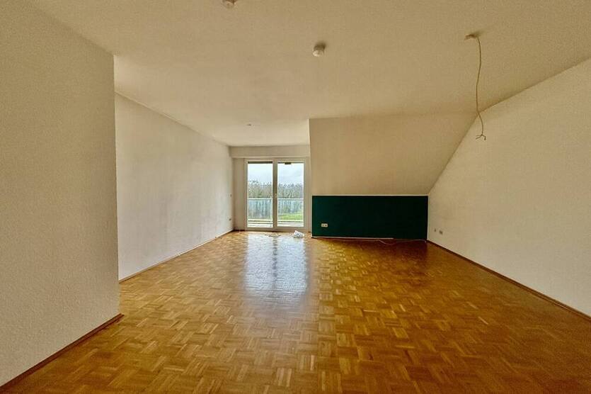 *** WEDOW *** Zweifamilienhaus mit Balkon, Garten & Stellplätzen – Wohnen & Investieren
