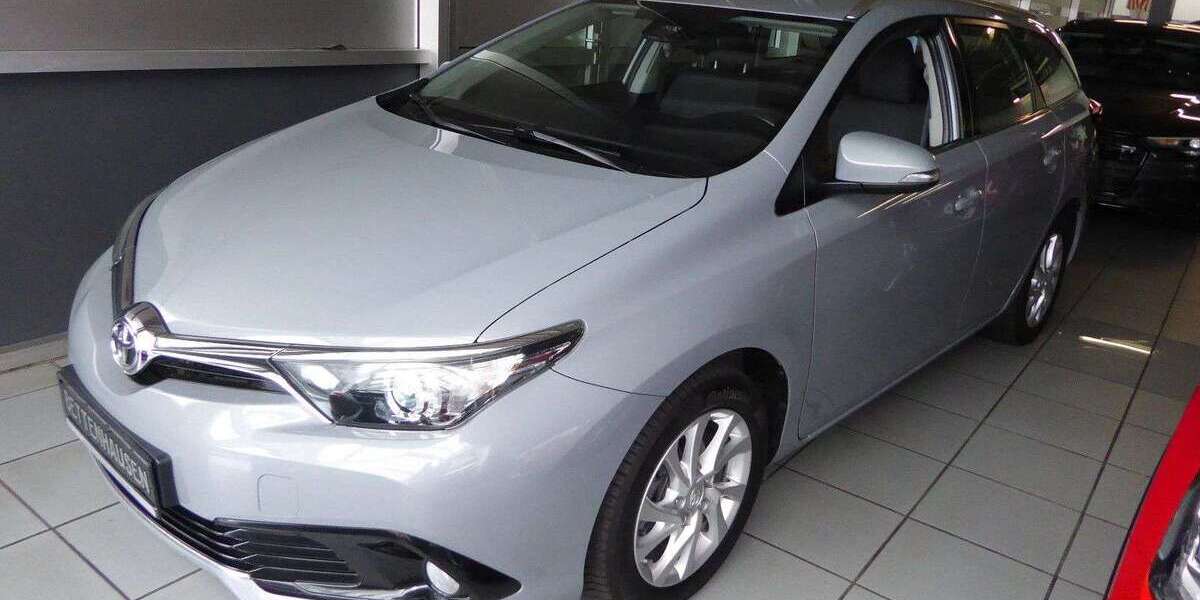 Toyota Auris 83.820 km 12.490 &euro; Herzogenrath 52134