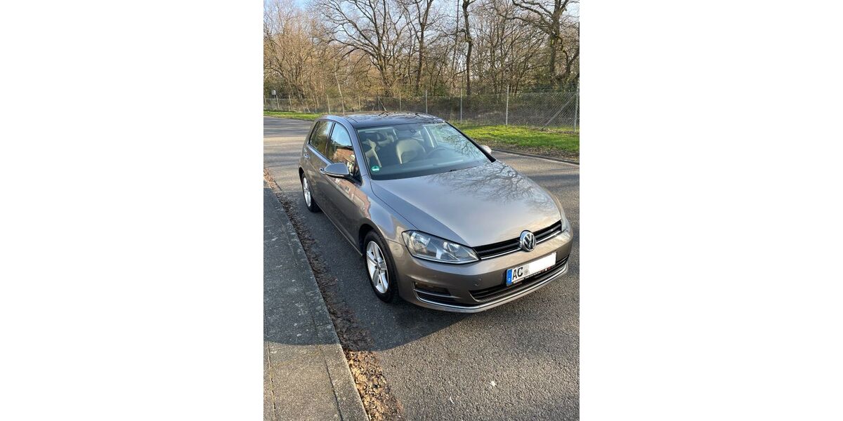 VW Golf 153.000 km 8.890 &euro; Eschweiler 52249
