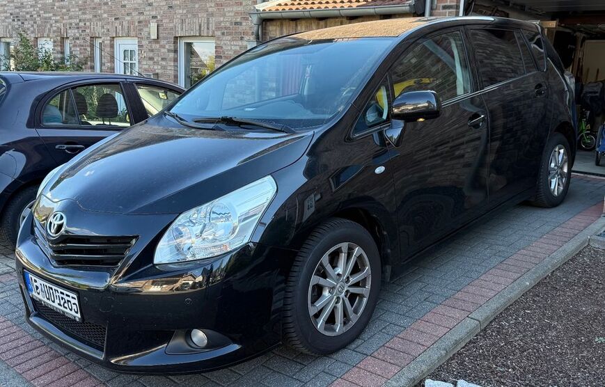 Toyota Verso 188.000 km 7.500 € Stolberg 52222