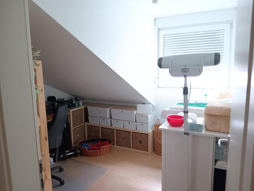 Helle 4-Zimmer-Wohnung mit Balkon, Garage in Eschweiler-Weisweile zimmer
