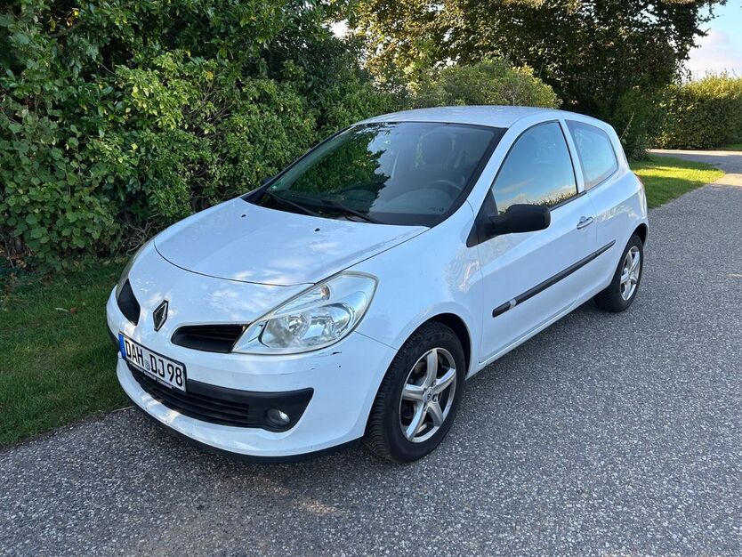 Renault Clio 216.000 km 1.790 € Übach Palenberg 52531