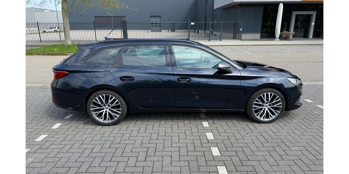 Seat Leon 96.000 km 21.800 &euro; Aachen 52066