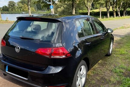 VW Golf 134.000 km 8.800 &euro; Aachen 52066