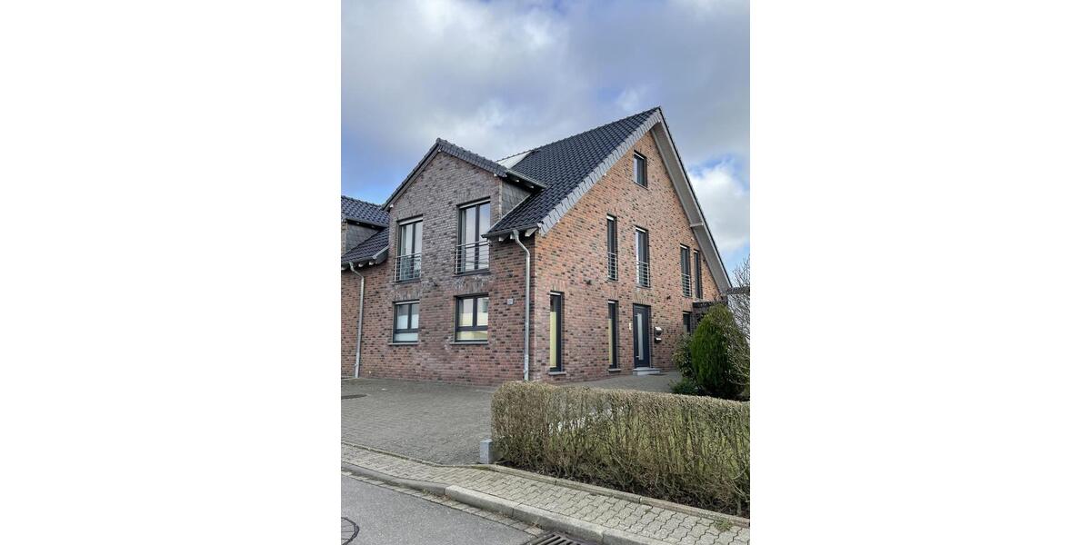 Doppelhaushälfte Würselen - 6 Zimmer, 237 m&sup2;, 2.280&euro; | Angebot:26107910