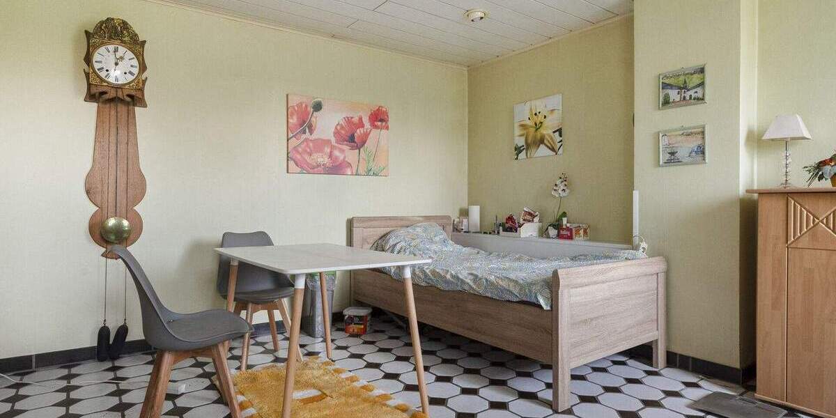 Großzügiges Wohnhaus mit Innenhof, Garten und Ausbaupotenzial in Gangelt- Stahe! 8 zimmer