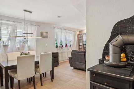 Haus zum Kaufen in Herzogenrath 275.000 € 104 m² 5 zimmer