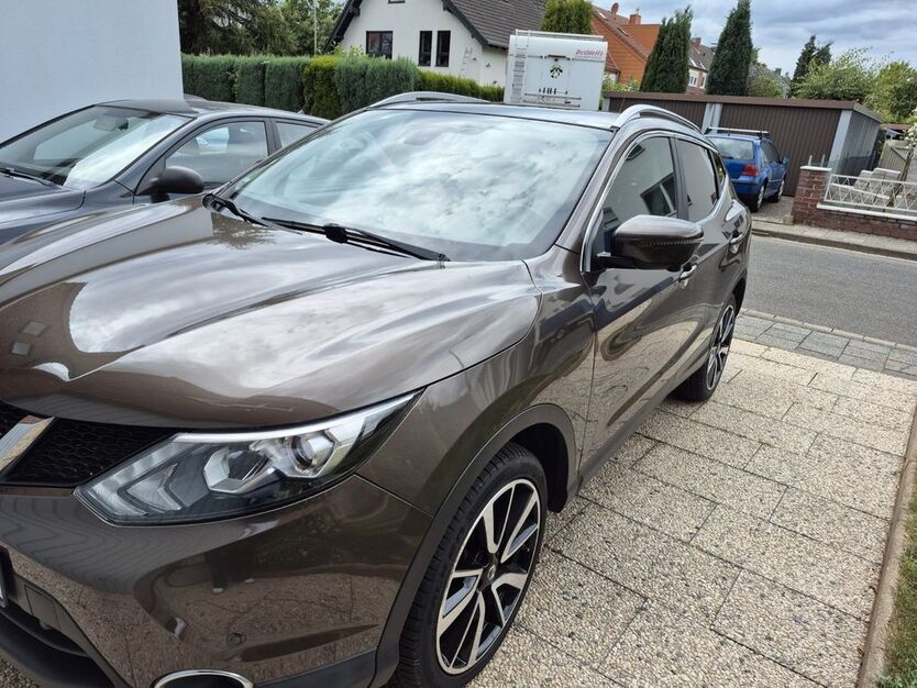 Nissan Qashqai 66.000 km 13.399 € Düren 52355
