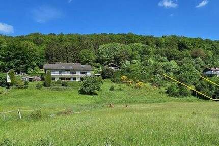 Einmalige Gelegenheit! Sonniges Baugrundstück in einem ruhigen Tal zimmer