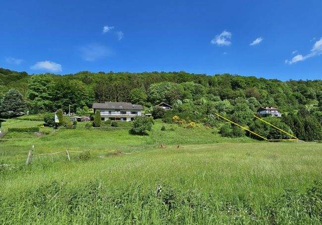 Einmalige Gelegenheit! Sonniges Baugrundstück in einem ruhigen Tal zimmer