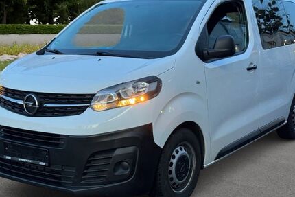 Opel Vivaro 233.000 km 12.900 &euro; Aachen 52080