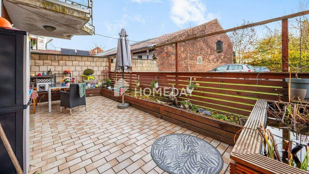 Lichtdurchflutetes EG mit offener Küche, überdachter Terrasse und klarer Raumaufteilung 3 zimmer