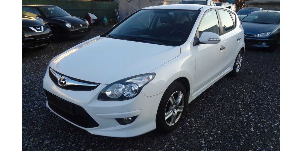Hyundai i30 193.000 km 2.450 &euro; Alsdorf 52477